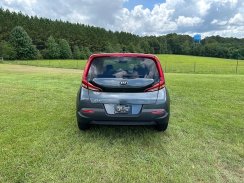 Used 2021 Kia Soul LX image 6