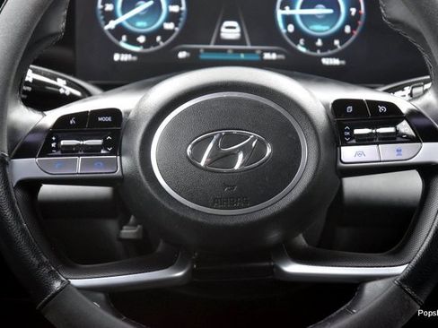 Used 2023 Hyundai Elantra SEL w/ Convenience Package image 12