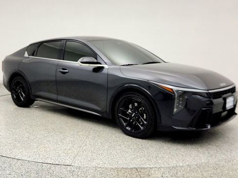 Used 2025 Kia K4 GT-Line Turbo image 3