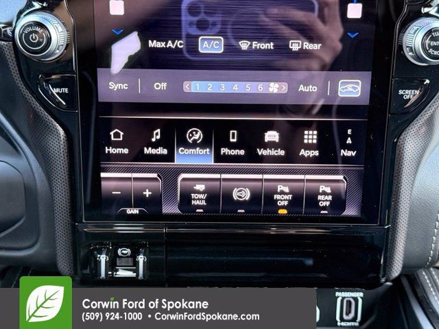Used 2025 RAM 2500 Limited AWD/4WD image 30