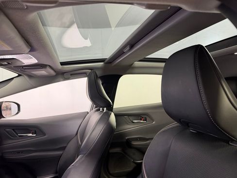 Used 2025 Toyota Prius Limited w/ Limited Premium Package FWD image 23