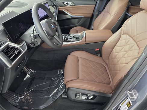 Used 2025 BMW X5 xDrive40i w/ Executive Package image 9