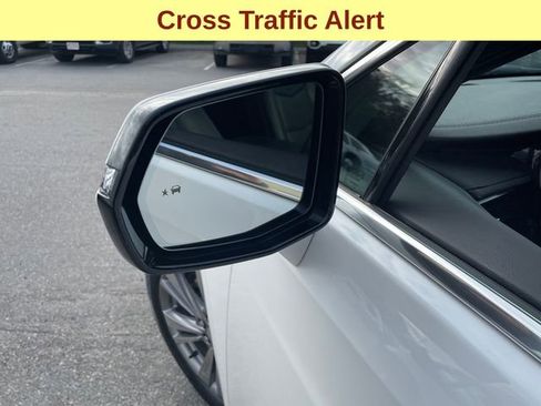 Used 2025 Cadillac XT5 Premium Luxury image 8