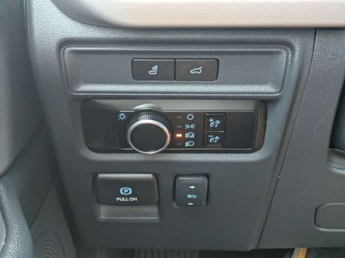 Used 2024 Ford Expedition XLT AWD/4WD image 28