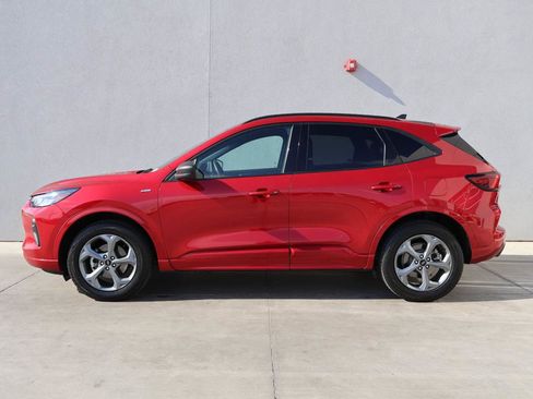 Used 2024 Ford Escape ST-Line AWD/4WD image 2