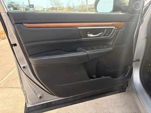 Used 2017 Honda CR-V Touring image 10