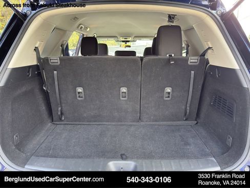 Used 2024 Nissan Pathfinder SV image 14