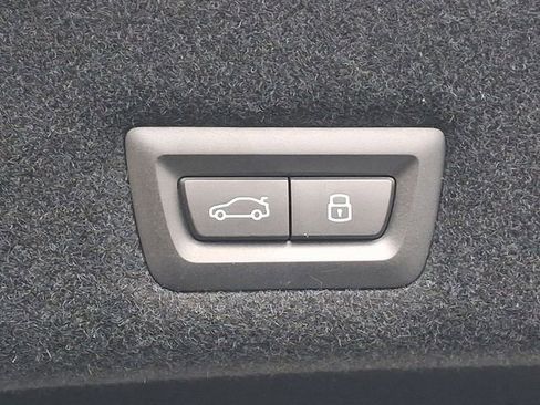 Used 2023 BMW 760i xDrive image 28