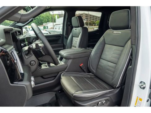 New 2026 GMC Sierra 1500 AT4X w/ LPO, Black Badging Package AWD/4WD image 12