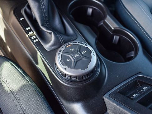 Used 2022 Ford Bronco Outer Banks image 19