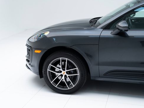 Certified 2025 Porsche Macan image 11