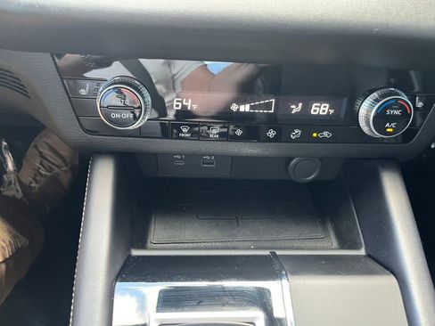 Used 2023 Mitsubishi Outlander SE image 18