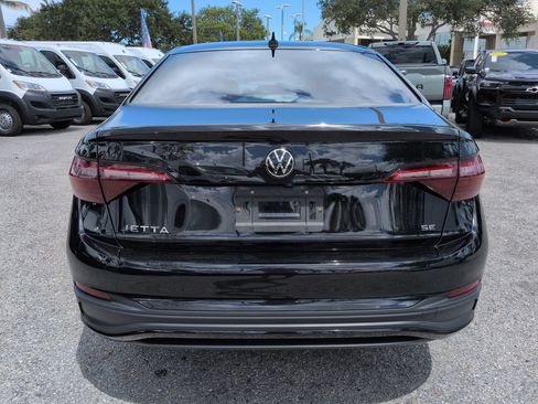 Used 2022 Volkswagen Jetta SE FWD image 6