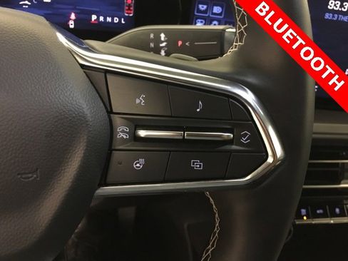 Used 2025 Chevrolet Traverse LT image 30