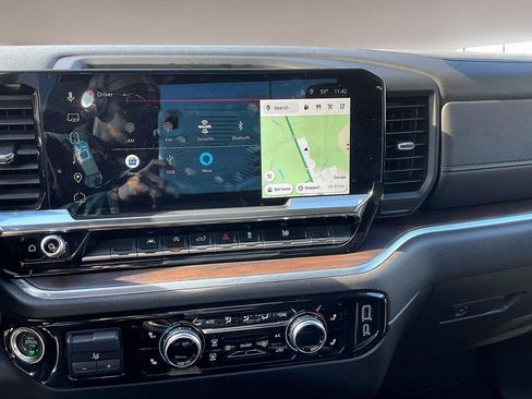 Used 2025 GMC Sierra 1500 SLT image 10