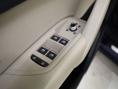 Used 2022 Audi Q5 2.0T Premium image 17