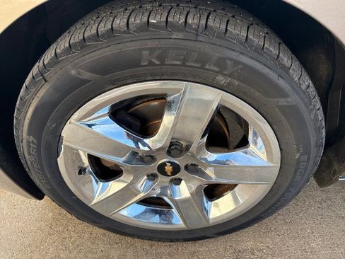 Used 2010 Chevrolet Malibu LT w/ Power Convenience Package image 12