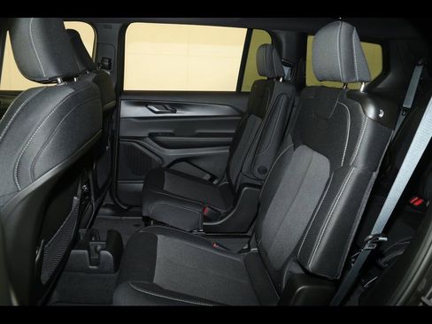 New 2025 Jeep Grand Cherokee L Laredo w/ Luxury Tech Group I image 22