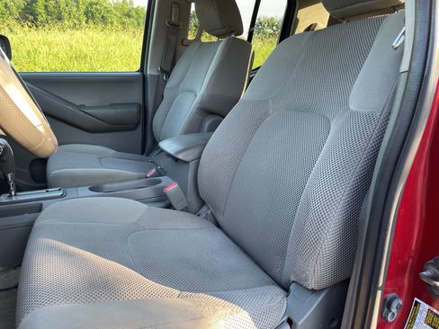 Used 2012 Nissan Frontier S image 16