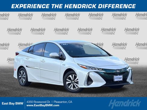 Used 2017 Toyota Prius Prime Premium image 1
