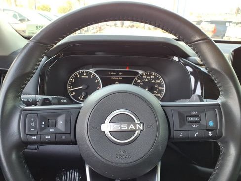 Certified 2025 Nissan Pathfinder SV FWD image 12