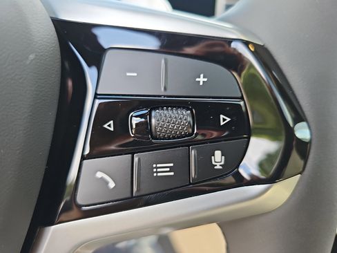 New 2025 BMW 330i xDrive Sedan w/ Premium Package image 19