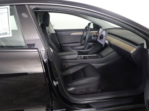 Used 2023 Tesla Model 3 Standard Range image 28