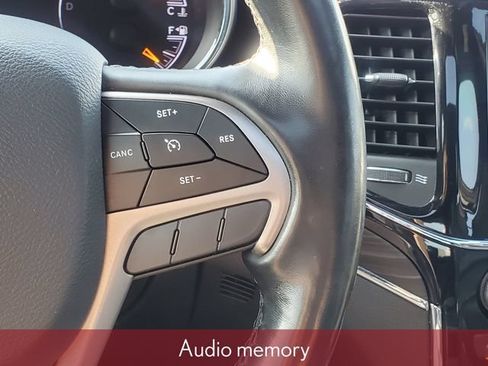 Used 2020 Jeep Grand Cherokee Limited AWD/4WD image 14