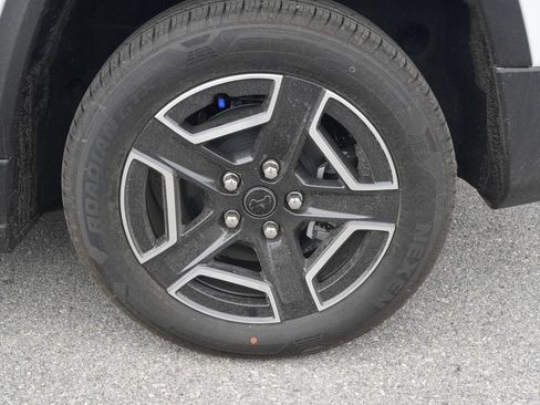 New 2026 Jeep Cherokee Limited AWD/4WD image 10