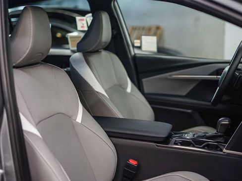 Used 2025 Toyota Camry SE image 16