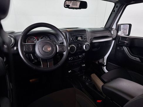 Used 2018 Jeep Wrangler Unlimited Sahara w/ Connectivity Group image 16