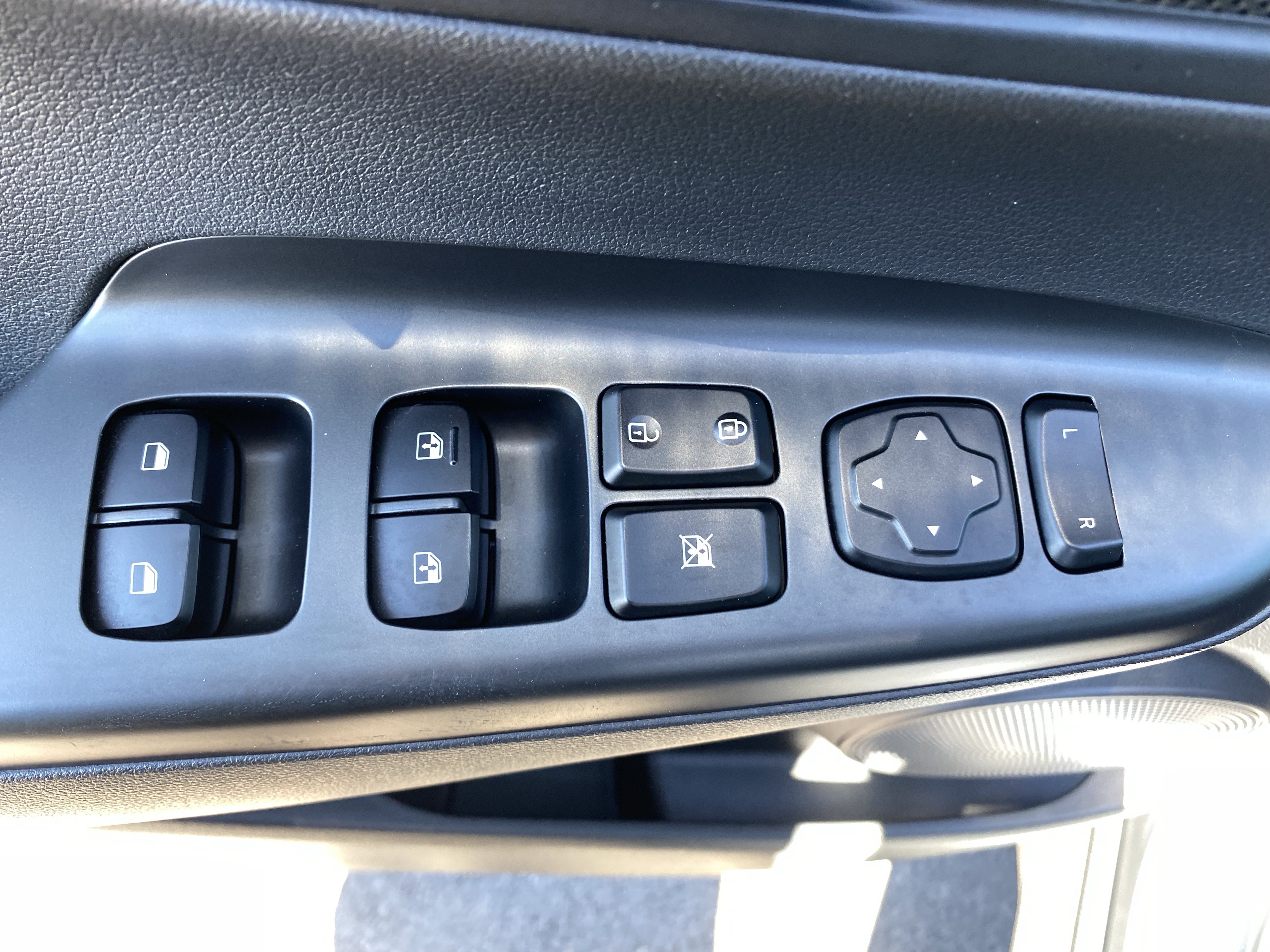 Used 2020 Hyundai Kona SEL FWD image 19