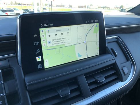 Used 2022 Chevrolet Suburban Premier image 23