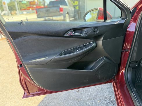 Used 2017 Chevrolet Cruze LT w/ Convenience Package image 11