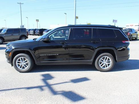 Used 2023 Jeep Grand Cherokee L Laredo image 12