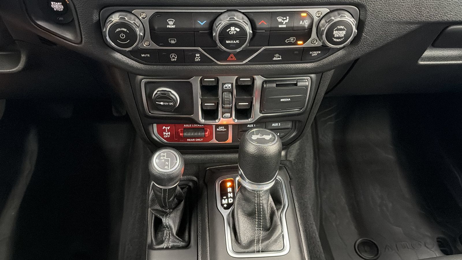 Used 2025 Jeep Wrangler Unlimited Sport AWD/4WD image 23