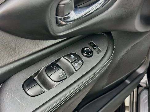 Used 2021 Nissan Murano SV AWD/4WD image 18