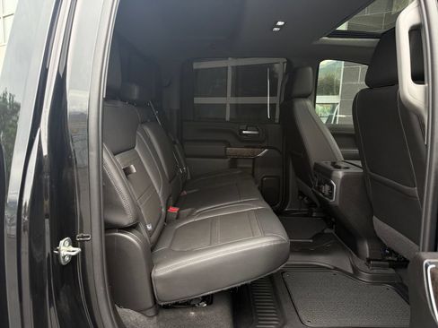Used 2022 GMC Sierra 3500 Denali w/ Denali Black Diamond Edition AWD/4WD image 44