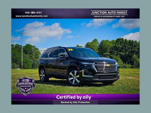 Used 2023 Chevrolet Traverse LT w/ LT Premium Package AWD/4WD image 1