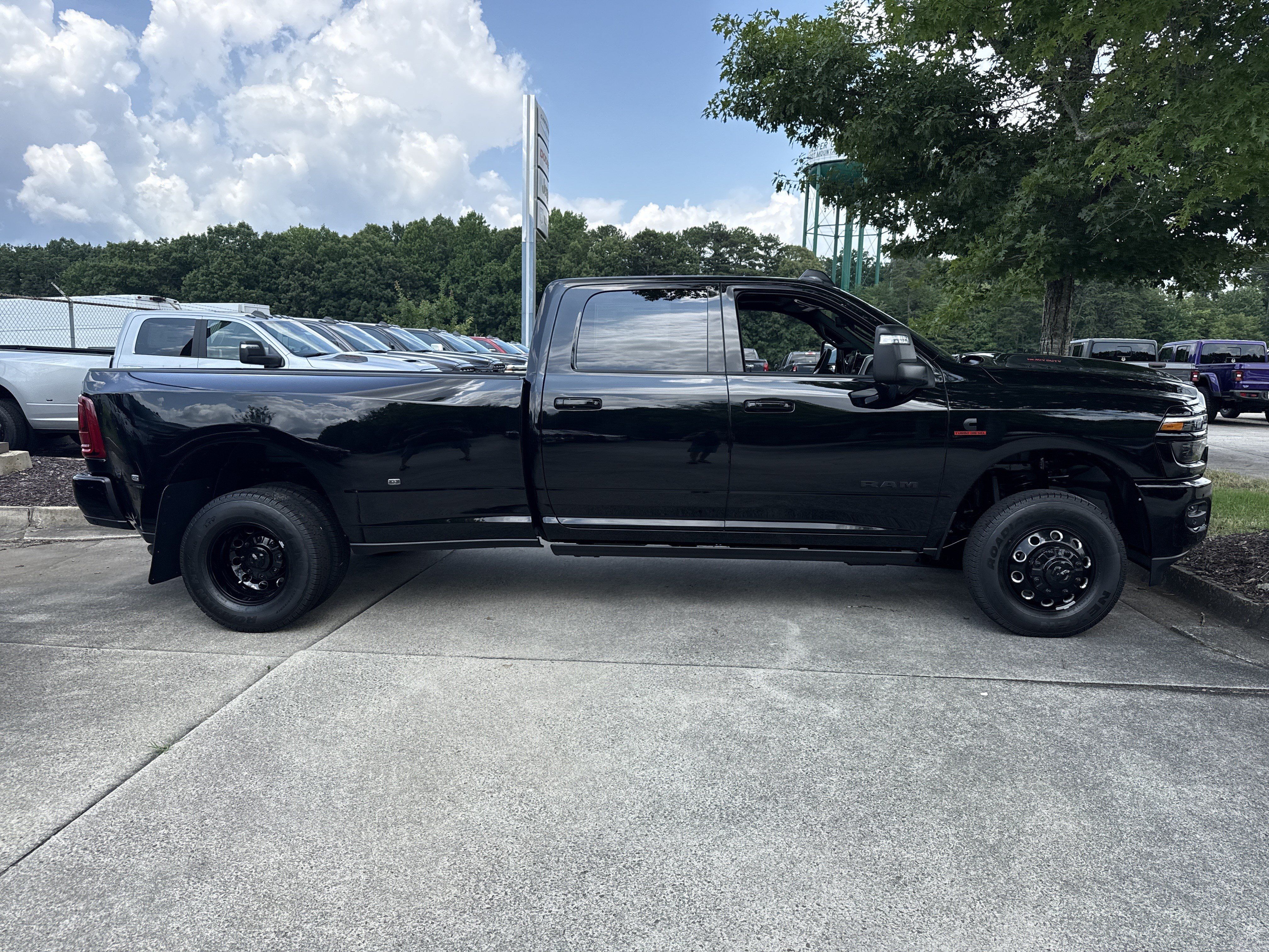 New 2026 RAM 3500 Laramie AWD/4WD image 8