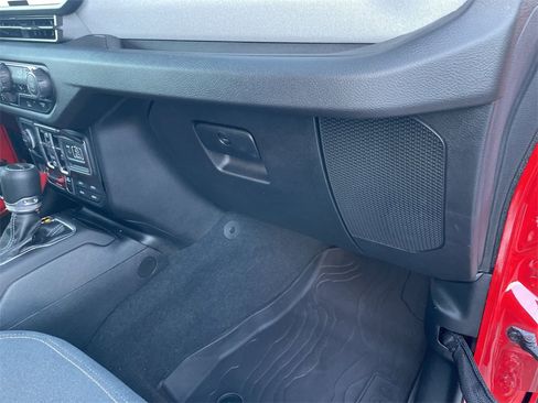 Used 2024 Jeep Gladiator Sport image 34