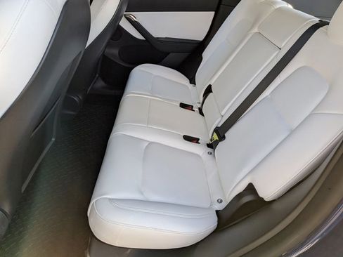 Used 2021 Tesla Model Y Performance image 19