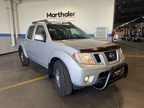 Used 2011 Nissan Frontier PRO-4X w/ Pro-4x Luxury Pkg AWD/4WD image 3