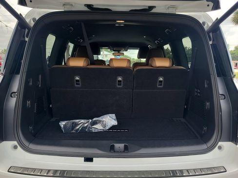 Used 2026 Nissan Armada SL w/ Captain's Chari Seat Package RWD image 7