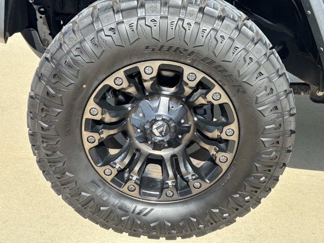 Used 2018 Jeep Wrangler Unlimited Sahara AWD/4WD image 4