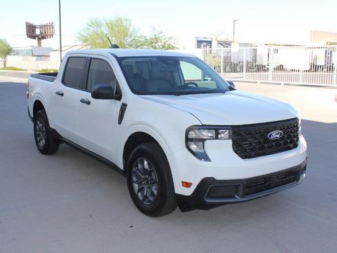 Used 2025 Ford Maverick XLT FWD image 3
