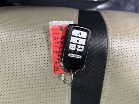 Used 2017 Honda Civic EX-L image 31