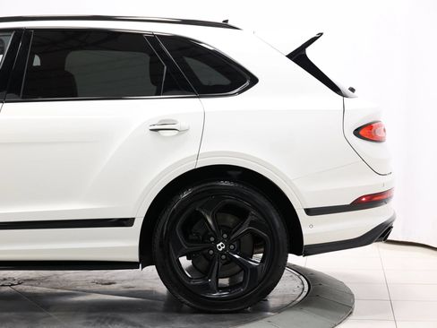 Used 2022 Bentley Bentayga AWD/4WD image 8