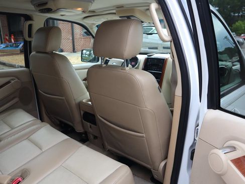Used 2006 Ford Explorer Eddie Bauer RWD image 20