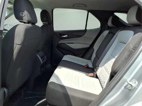 Used 2024 Chevrolet Equinox LS w/ LS Convenience Package FWD image 9